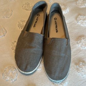 Airwalk slip on taupe size 8.5